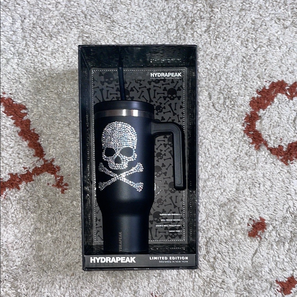 NWT- Hydrapeak- 40oz- ☠️ Bling Hot/Cold Tumbler- Black/Silver